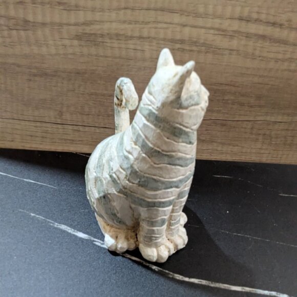 Folk Art Striped Resin Cat Figurine 5.5 Inch Decorative Sculpture Handcrafted Bo - Picture 4 of 8